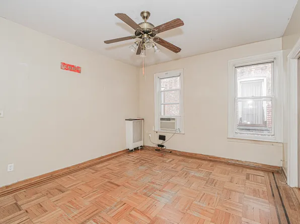 2418 East 23rd Street image 31 of 40