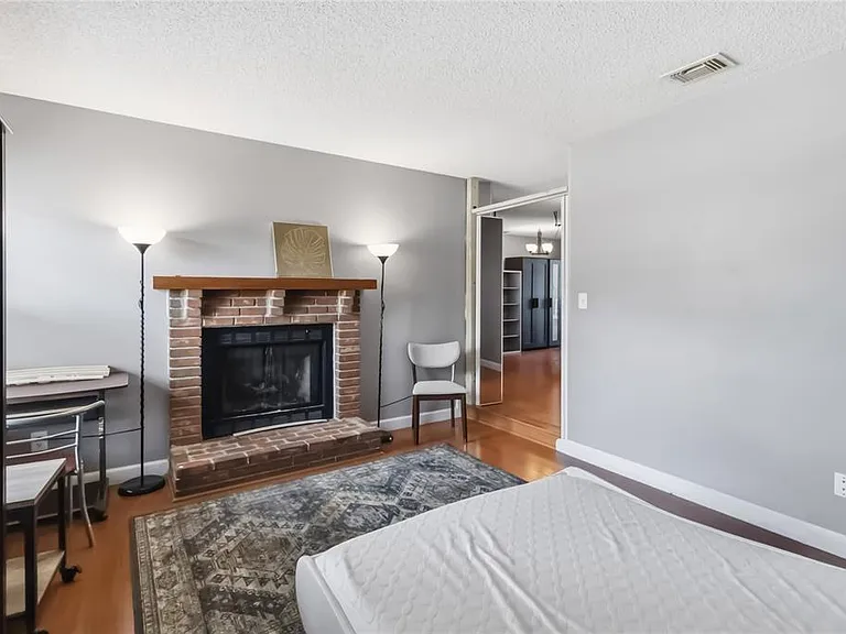 7832 Barberry Dr — Photo 9