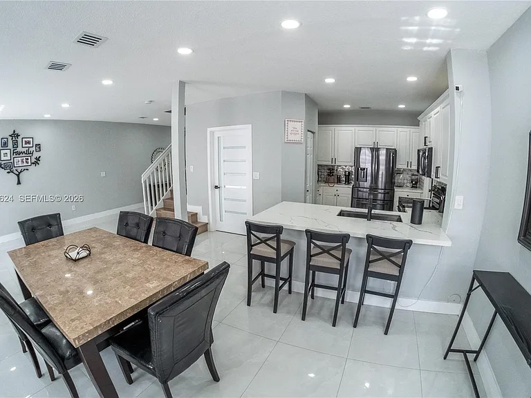 7333 NW 113th Ct — Photo 7