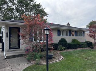 27641 Woodmont St, Roseville, MI 48066