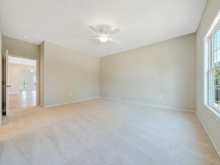 956 Carriage Pkwy — Photo 22