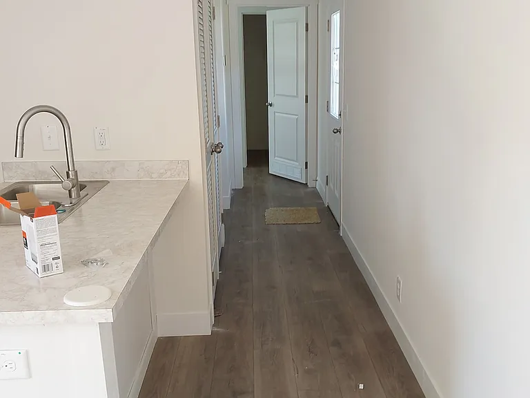 2218 S Post Rd — Photo 3