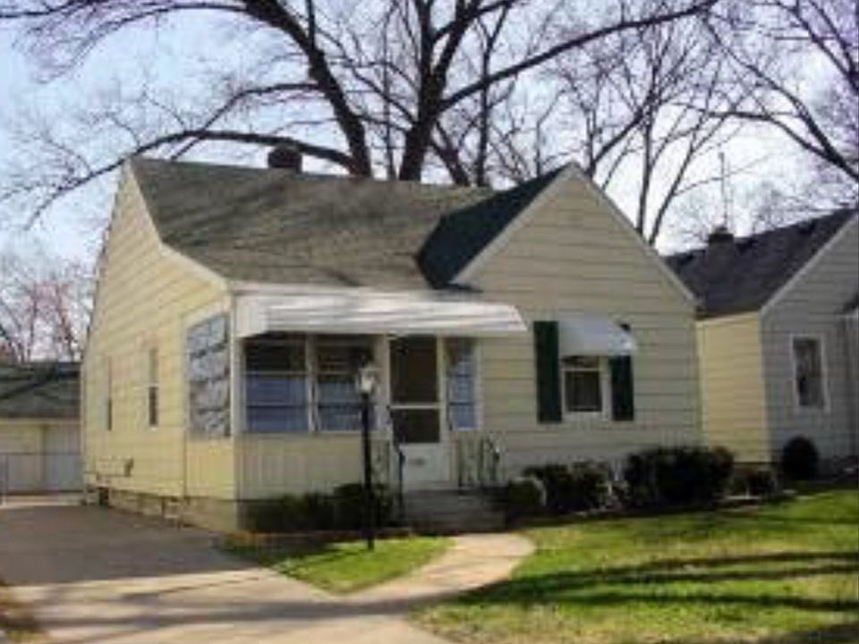 1st image of 530 Lakeshore Dr