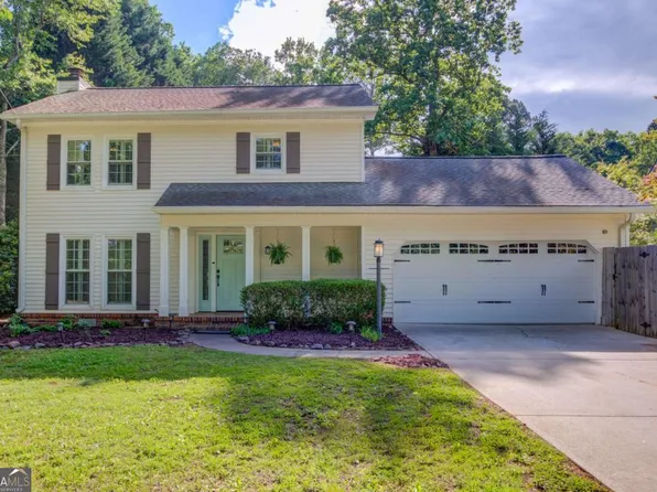 6006 Lanier Heights Cir, Buford, GA 30518