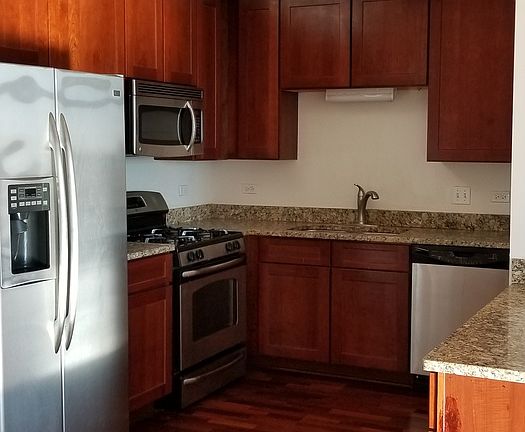 3rd image of 1134 W Granville Ave APT 707