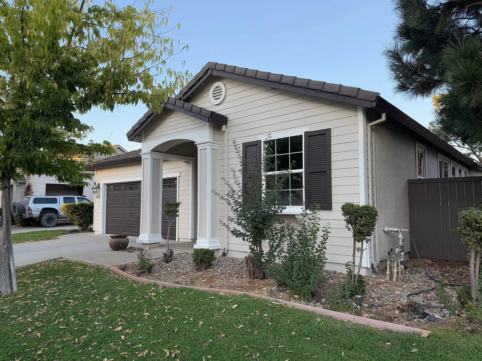 4 bed, 1870 sqft, $2,880 — Photo 1