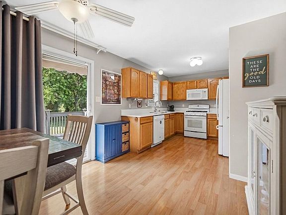 5th image of 2342 Westwood Ln
