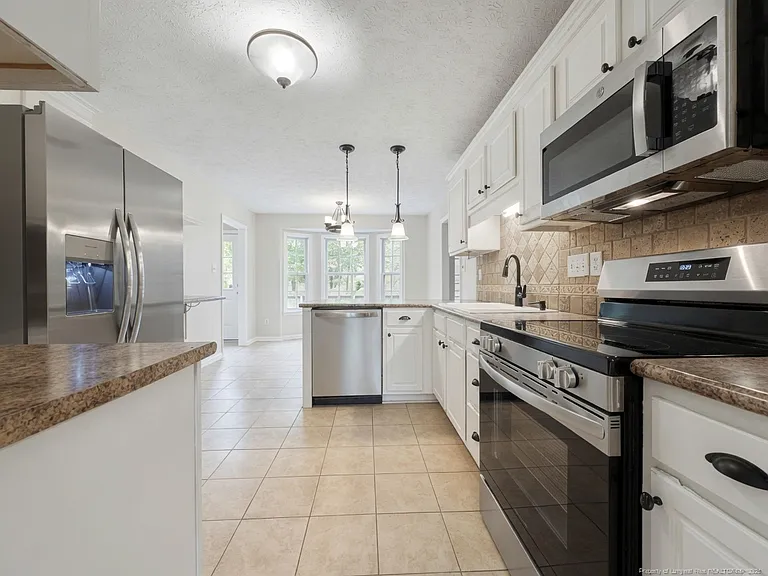 257 Lakeside Ln — Photo 6