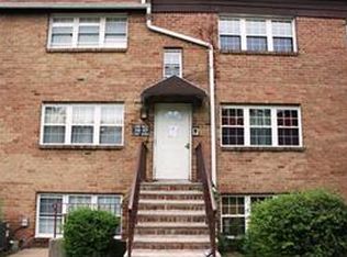 402 College Dr, Edison, NJ 08817