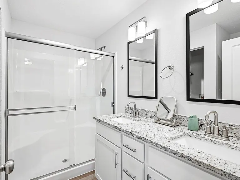 1753 E Macon St — Photo 14