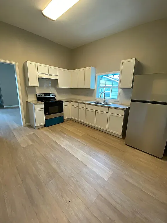2 bed, 916 sqft, $1,195 — Photo 2