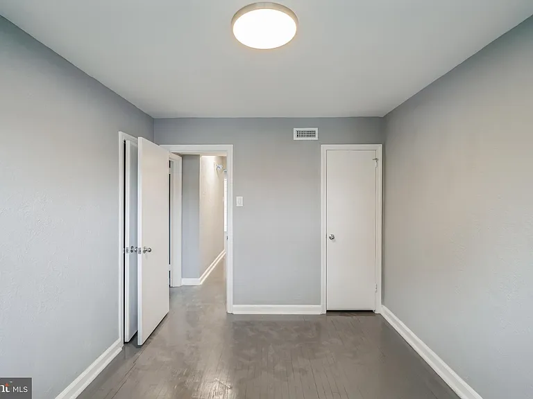 2137 Bryn Mawr Ave #3R — Photo 10
