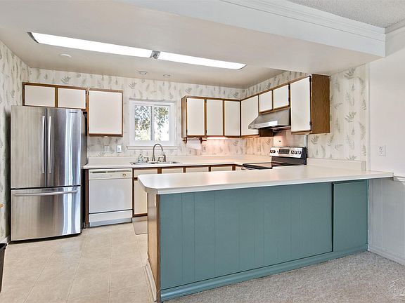 4th image of 14100 River Rd Unit 133