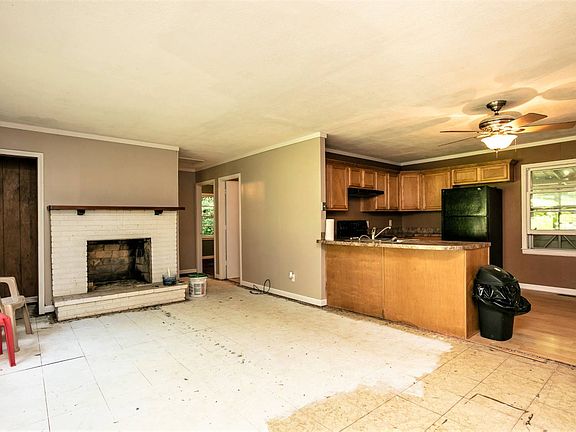 2nd image of 97 Hickory Ct