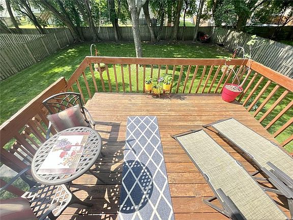 5th image of 1203 Huntington Ln