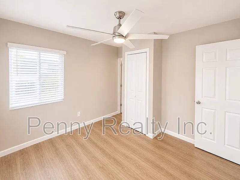 2 bed, 800 sqft, $2,600 — Photo 3