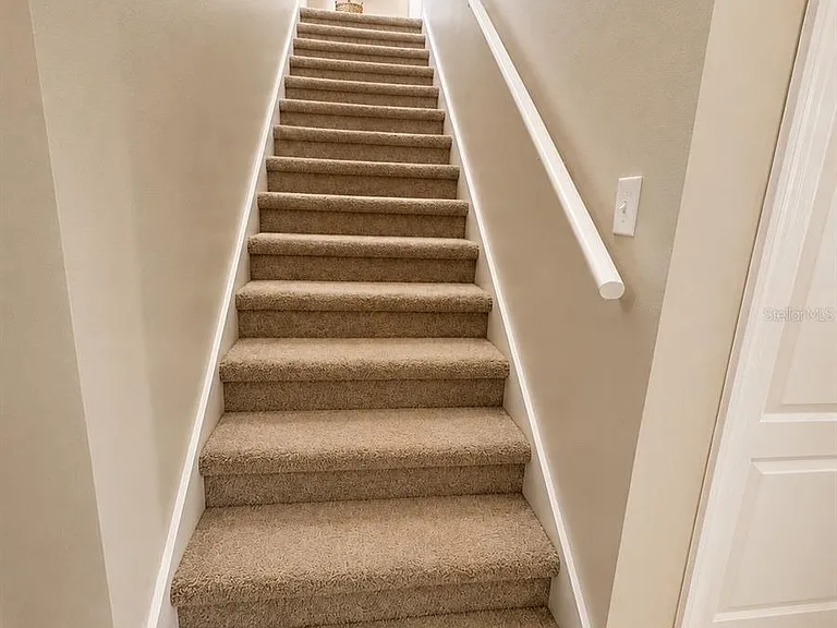 615 Villa Ct — Photo 11