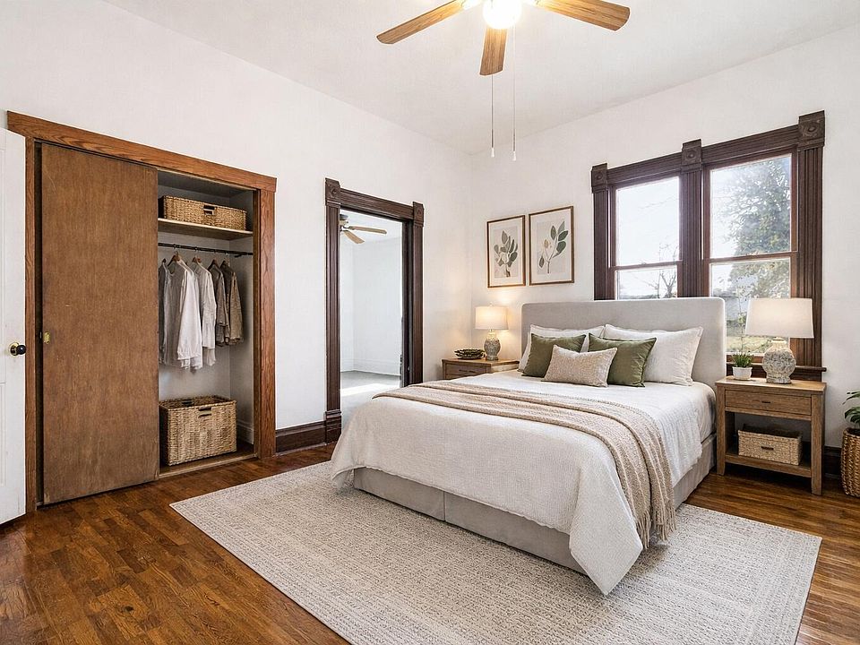 16th image of 722 Maple Street