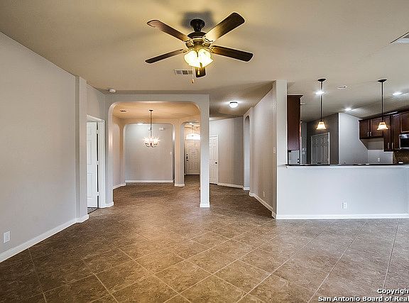 5th image of 231 Oak Creek Way