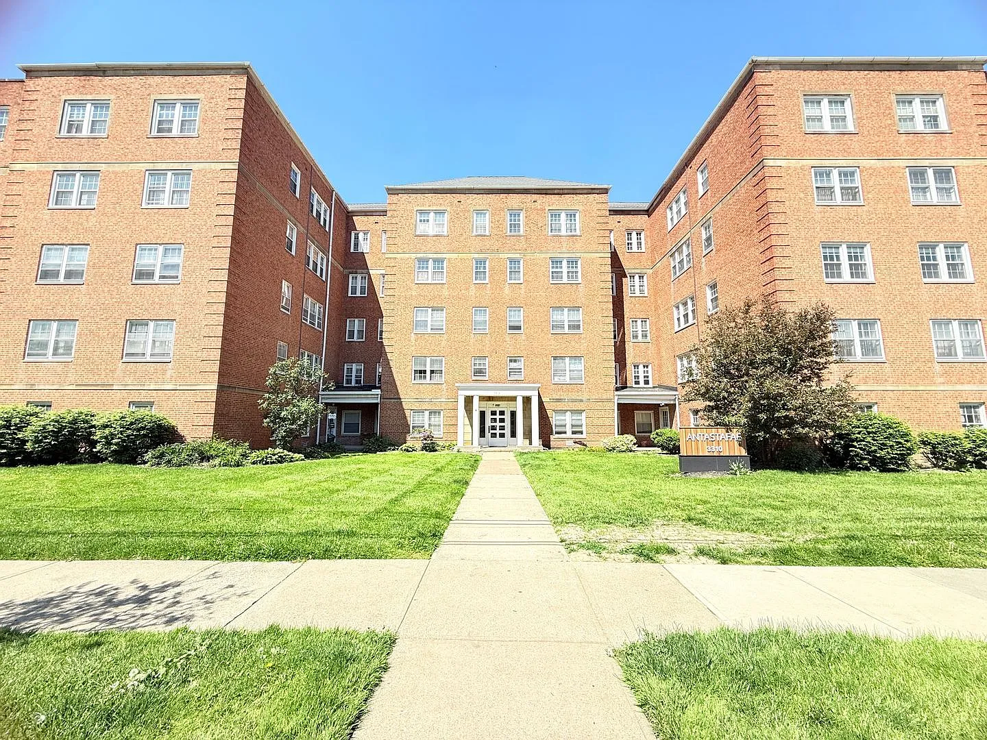 Marchmont Terrace Apartments — Photo 2