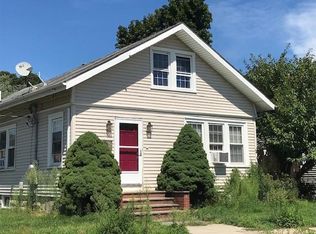 100 Centre St, Rumford, RI 02916