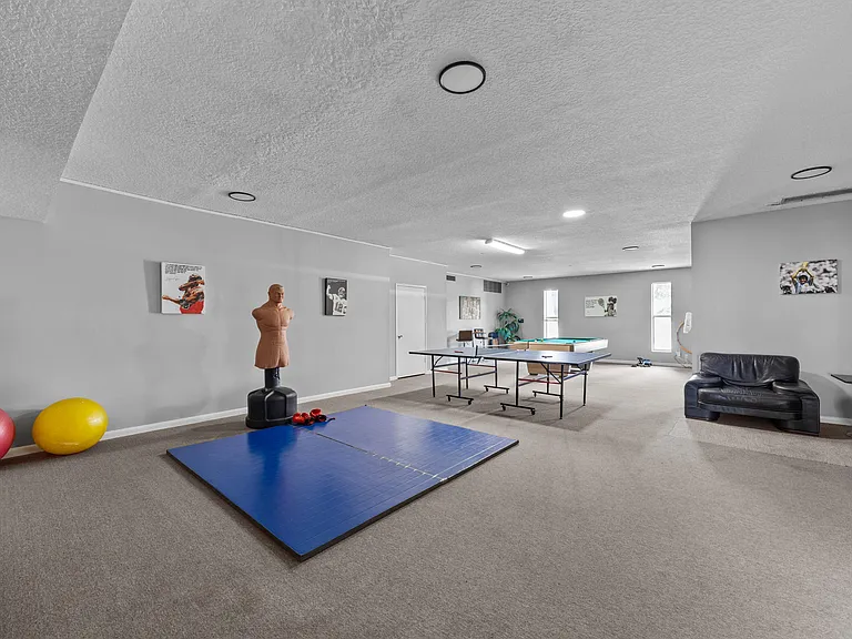 470 Executive Center Dr #5B — Photo 17