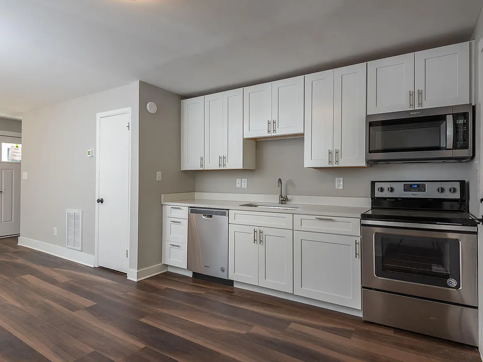 734 E Lenoir St #604