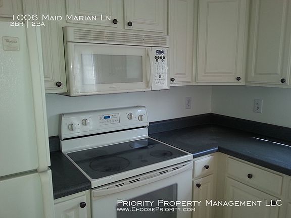 3rd image of 1006 Maid Marian Ln