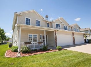 954 Red Hawk Way SE, Altoona, IA 50009