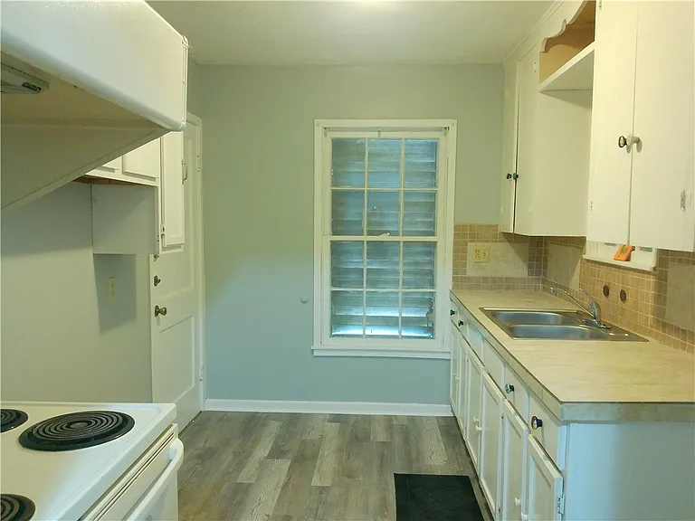 1722 Tarlton St — Photo 4