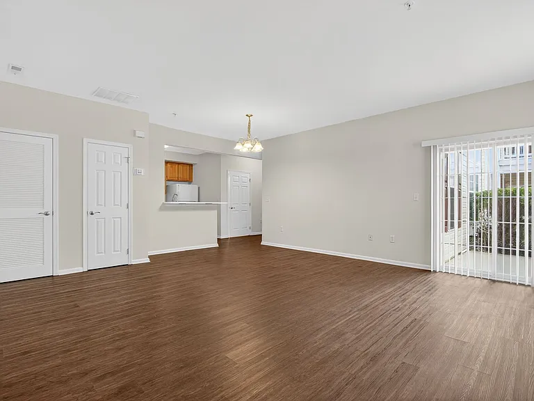 The Apartments At Weatherby — Photo 14