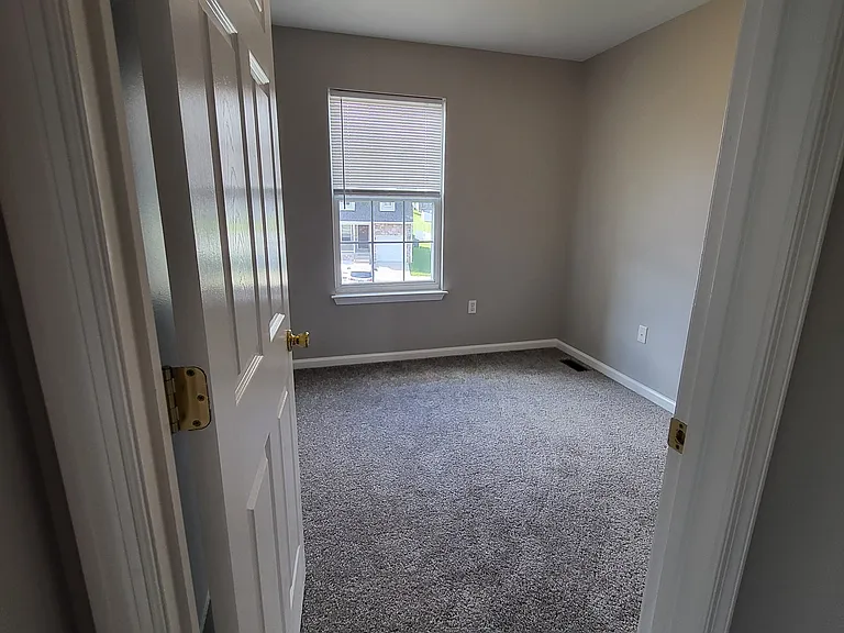 114 Vince Dr — Photo 46