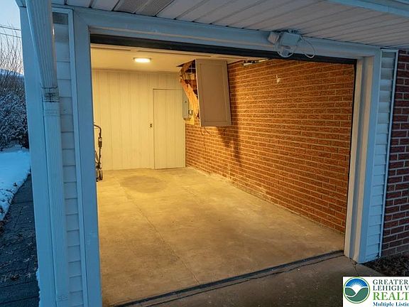 4th image of 3020 Salisbury Dr