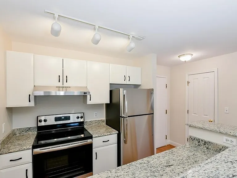 534 Beacon St #502 — Photo 6