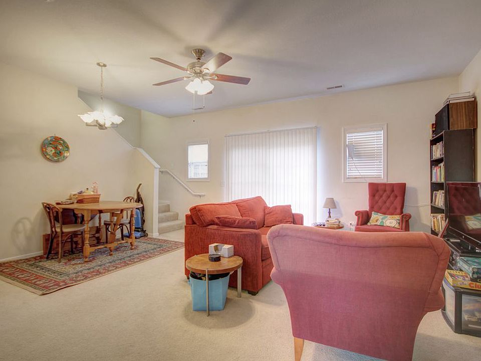 Red Oak Townhomes 510 S Mattis Champaign IL Zillow