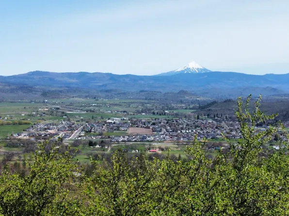 Borilla Cir, Eagle Point, OR 97524