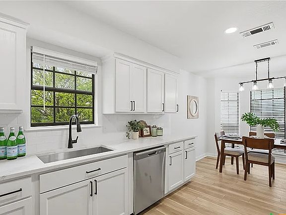 4th image of 4605 Ridge Way Dr