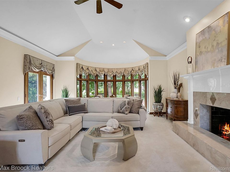 60 Kingsley Manor Dr, photo 10