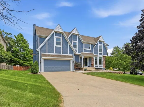 8900 W 148th Ter, Overland Park, KS 66221