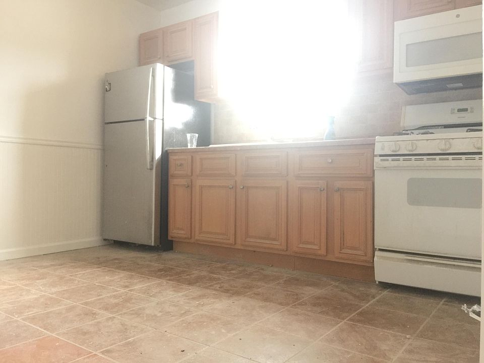 2nd image of 5326 69th St #2FL