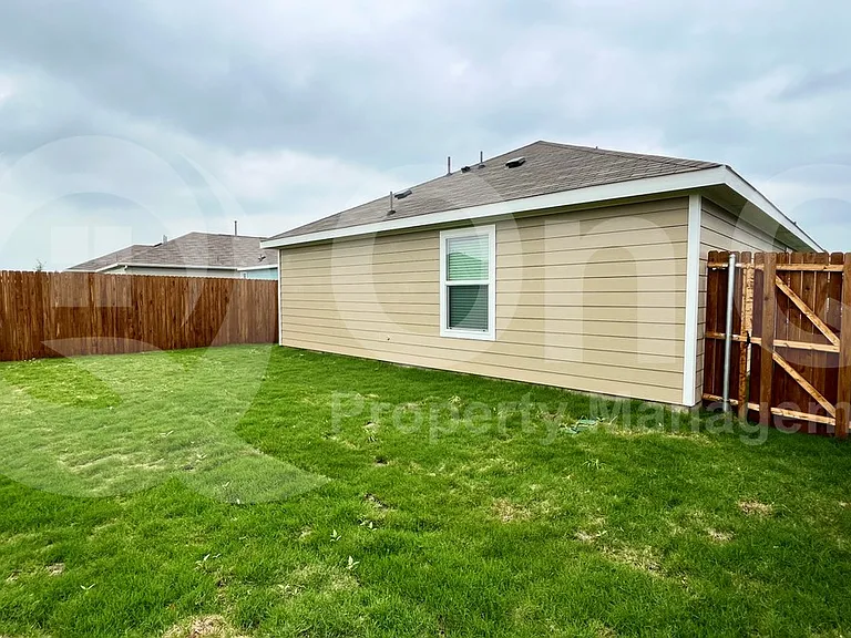 7205 Gray Wolf Ln — Photo 21