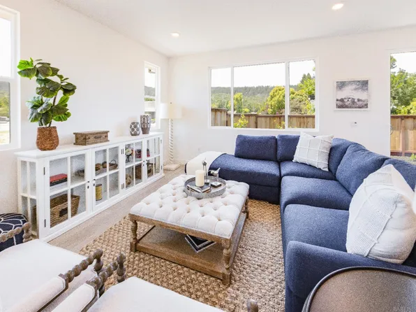 6601 Stone Bridge Road, Santa Rosa, CA 95409