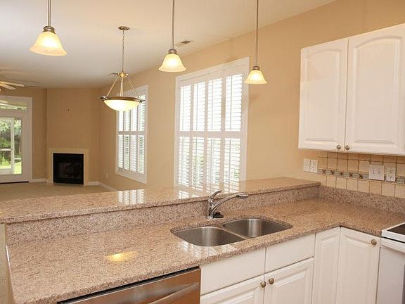 4th image of 504A Village Green Dr