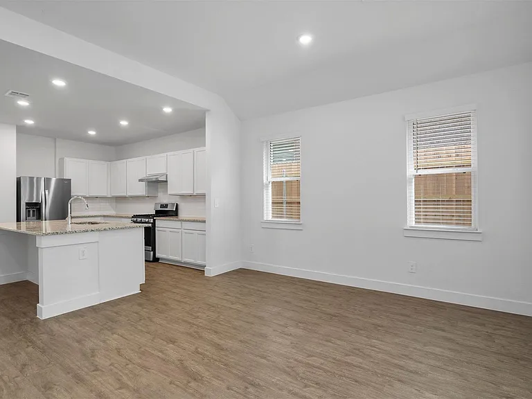 906 Golden Willow — Photo 12