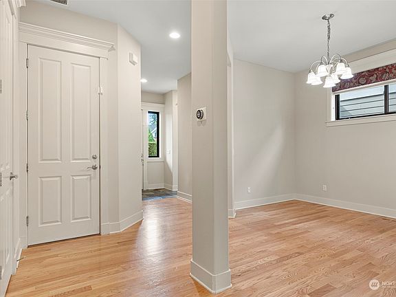 5th image of 23518 NE 13th Place