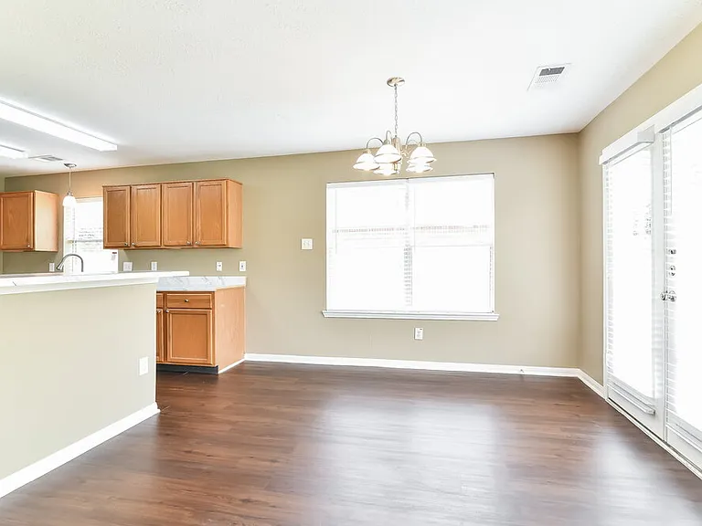 3122 Rainpark Ln — Photo 6