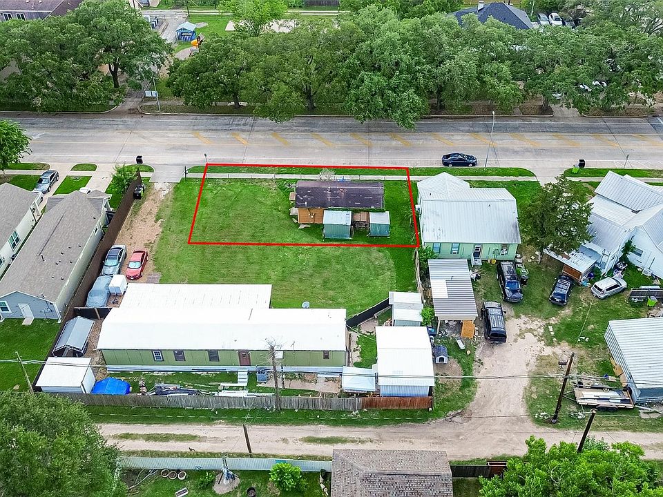 1st image of 1113 4th St