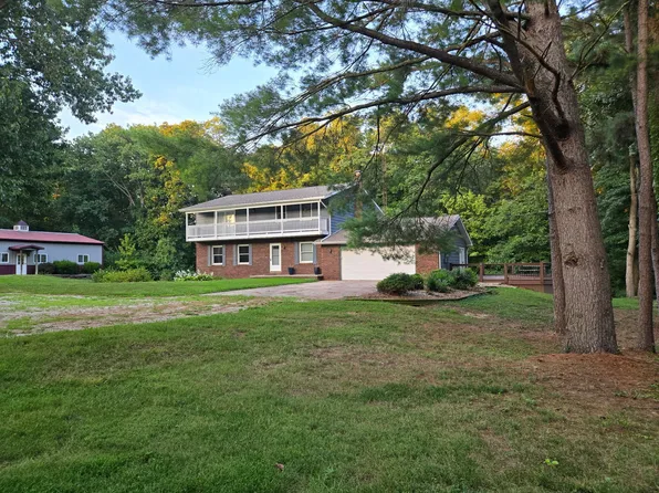 16578 N Oak Hill Ln, Mount Vernon, IL 62864