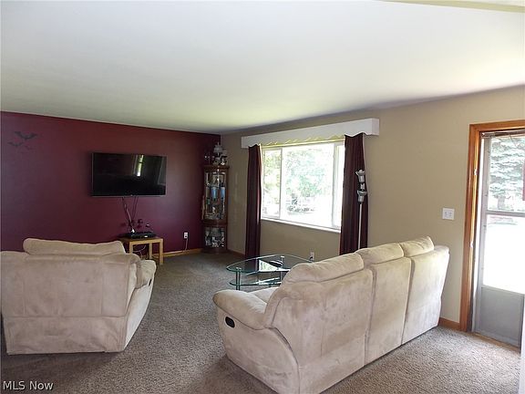 2nd image of 43 Swigart St