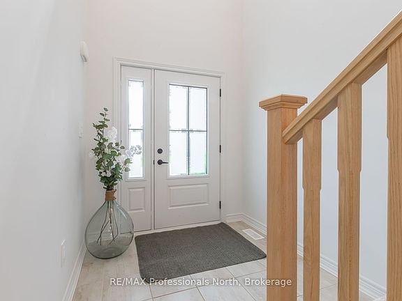 4th image of 75 Eaglecrest Ave